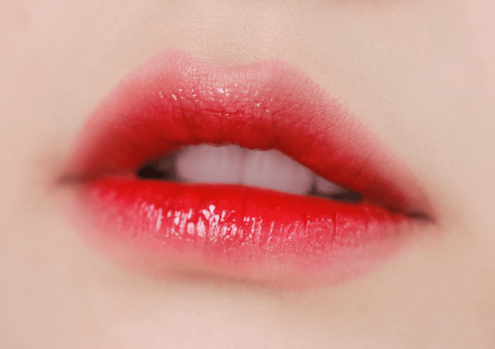 對口紅稍有研究的人一定知道唇露，唇露顧名思義，就是像露一般較水的質地。