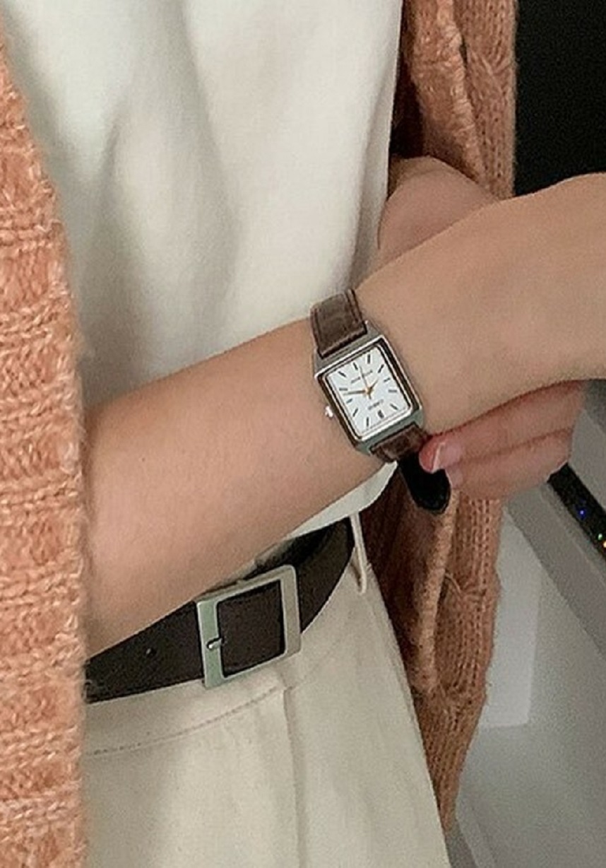 Casio 復古方頭皮革手錶 (2色可選)